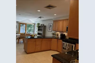 100 Rockywood Road, Manhasset, NY 11030 - Photo 7