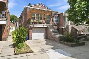 2752 Fish Ave, Bronx, NY 10469 - Photo 1