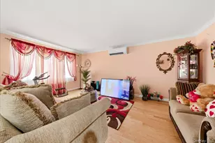 2752 Fish Ave, Bronx, NY 10469 - Photo 17