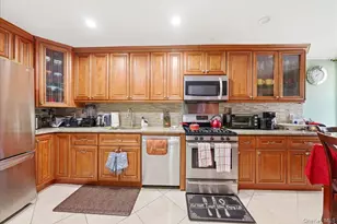 2752 Fish Ave, Bronx, NY 10469 - Photo 15