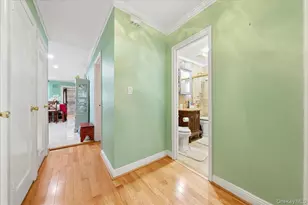 2752 Fish Ave, Bronx, NY 10469 - Photo 13