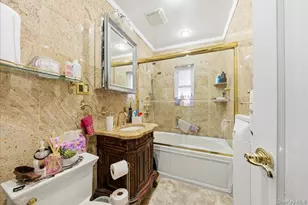 2752 Fish Ave, Bronx, NY 10469 - Photo 9