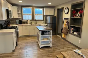 824 W Main St, Riverhead, NY 11901 - Photo 3