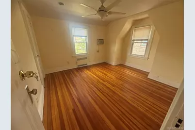 203 Rockaway Parkway #2nd FL, Valley Stream, NY 11580 - Photo 3