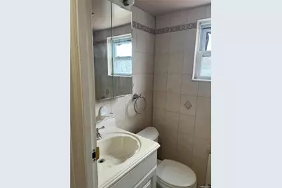 203 Rockaway Parkway #2nd FL, Valley Stream, NY 11580 - Photo 7