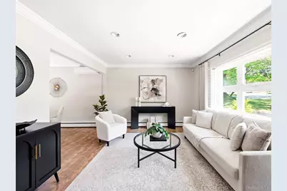 19 Radcliff Avenue, Port Washington, NY 11050 - Photo 3