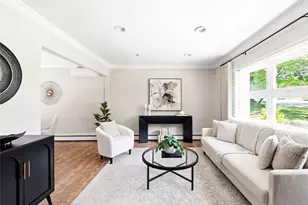 19 Radcliff Ave, Port Washington, NY 11050 - Photo 3