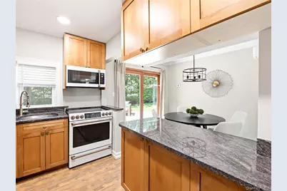 19 Radcliff Avenue, Port Washington, NY 11050 - Photo 7
