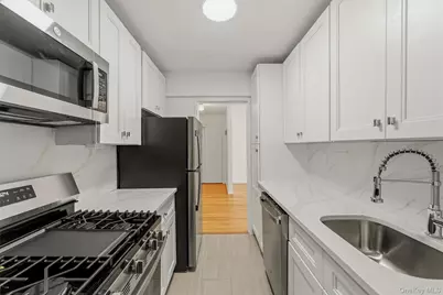 60 White Oak Street #2F, New Rochelle, NY 10801 - Photo 17