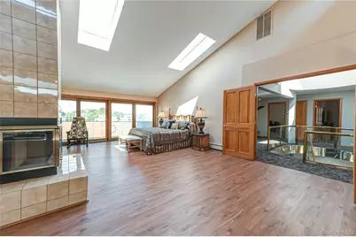 164 W Islip Road, West Islip, NY 11795 - Photo 17