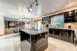 164 W Islip Rd, West Islip, NY 11795 - Photo 11