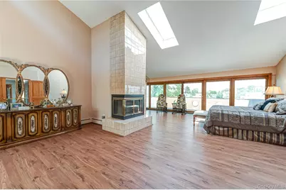164 W Islip Road, West Islip, NY 11795 - Photo 15