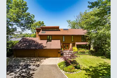164 W Islip Road, West Islip, NY 11795 - Photo 5