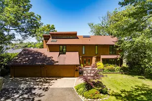 164 W Islip Rd, West Islip, NY 11795 - Photo 5