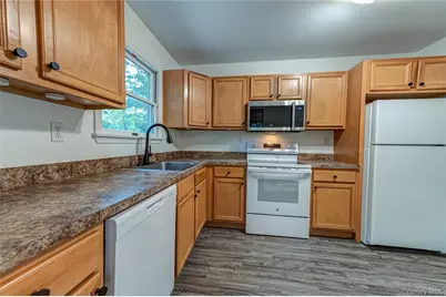 25 Camelot Drive, Centereach, NY 11720 - Photo 7