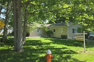 7 Roosevelt Ave, Greenlawn, NY 11740 - Photo 3
