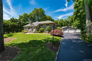 3 Hunter Ct, Dix Hills, NY 11746 - Photo 3