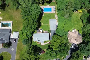 3 Hunter Ct, Dix Hills, NY 11746 - Photo 43