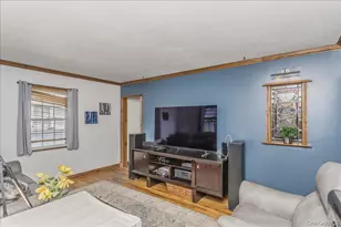 111 Birch Ln, Valley Stream, NY 11581 - Photo 5