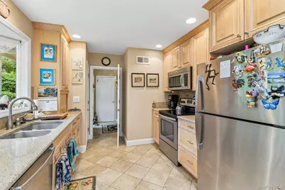 47 Mayfair Drive, Huntington, NY 11743 - Photo 9