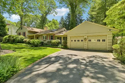 47 Mayfair Drive, Huntington, NY 11743 - Photo 3