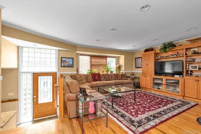 3375 Fairway Road, Oceanside, NY 11572 - Photo 3