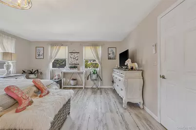 20 Rochelle Court, Amityville, NY 11701 - Photo 31