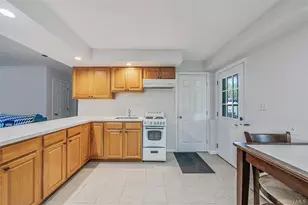 20 Rochelle Ct, Amityville, NY 11701 - Photo 13