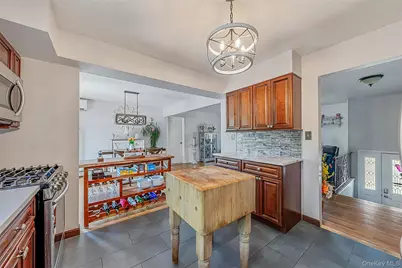 20 Rochelle Court, Amityville, NY 11701 - Photo 25
