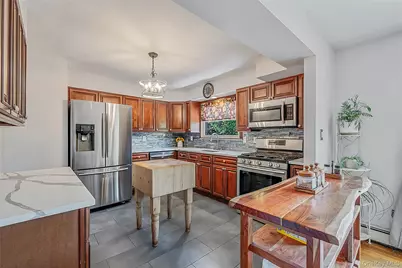 20 Rochelle Court, Amityville, NY 11701 - Photo 23