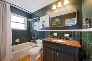 20 Rochelle Ct, Amityville, NY 11701 - Photo 17
