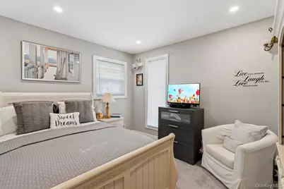 282 W 22nd Street, Deer Park, NY 11729 - Photo 17