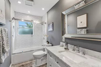 282 W 22nd Street, Deer Park, NY 11729 - Photo 19