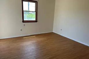 32 Gables Dr, Hicksville, NY 11801 - Photo 11