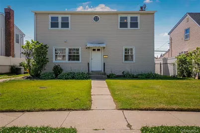 32 Gables Drive, Hicksville, NY 11801 - Photo 1