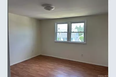 32 Gables Drive, Hicksville, NY 11801 - Photo 19