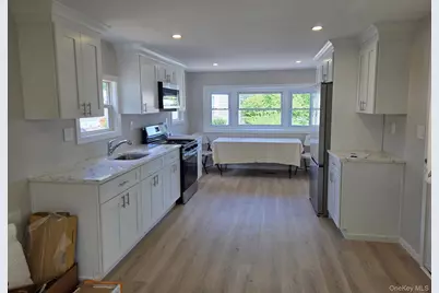 70 Revere Drive, Bohemia, NY 11716 - Photo 5