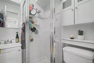 2722 Wallace Avenue, Bronx, NY 10467 - Photo 9