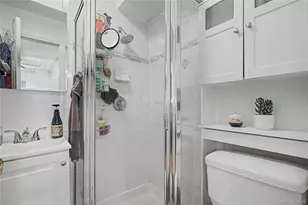 2722 Wallace Ave, Bronx, NY 10467 - Photo 9