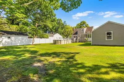 113 Duffy Place, West Islip, NY 11795 - Photo 29