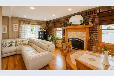 113 Duffy Place, West Islip, NY 11795 - Photo 5