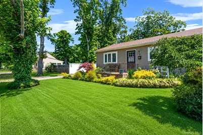 9 Sylvan Street, Bay Shore, NY 11706 - Photo 3