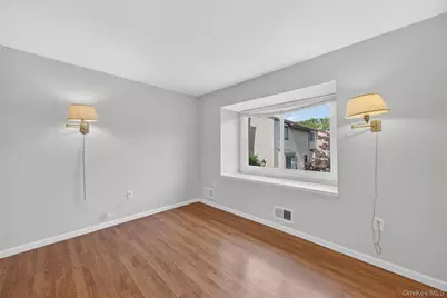 10 Squires Gate #I, Poughkeepsie, NY 12603 - Photo 5