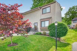 10 Squires Gate, Poughkeepsie, NY 12603 - Photo 3