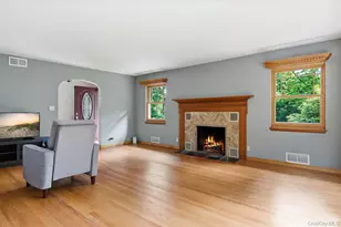 42 Cliff Rd, Port Jefferson, NY 11777 - Photo 5