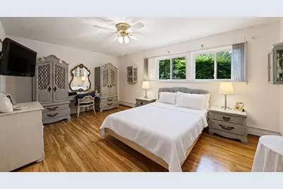 96 Fulton Boulevard, Commack, NY 11725 - Photo 37