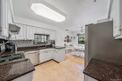 96 Fulton Boulevard, Commack, NY 11725 - Photo 19