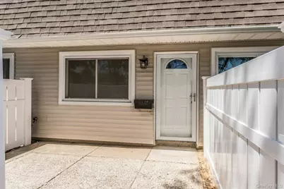 206 Storm Drive, Holtsville, NY 11742 - Photo 5