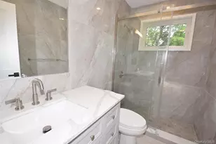 16 Lincoln Dr, Oakdale, NY 11769 - Photo 17
