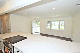 16 Lincoln Dr, Oakdale, NY 11769 - Photo 11